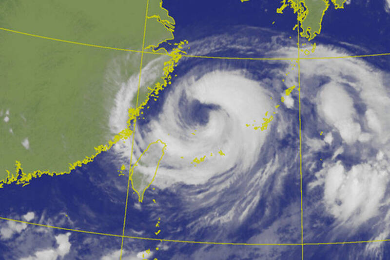 中度颱風「卡努」逐漸遠離。（圖片擷取自中央氣象局）