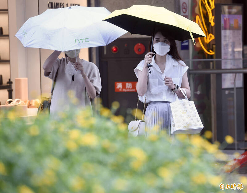 氣象局指出，週三西半部和東半部地區有短暫陣雨或雷雨，而中南部地區有短時強降雨的機會。（資料照）