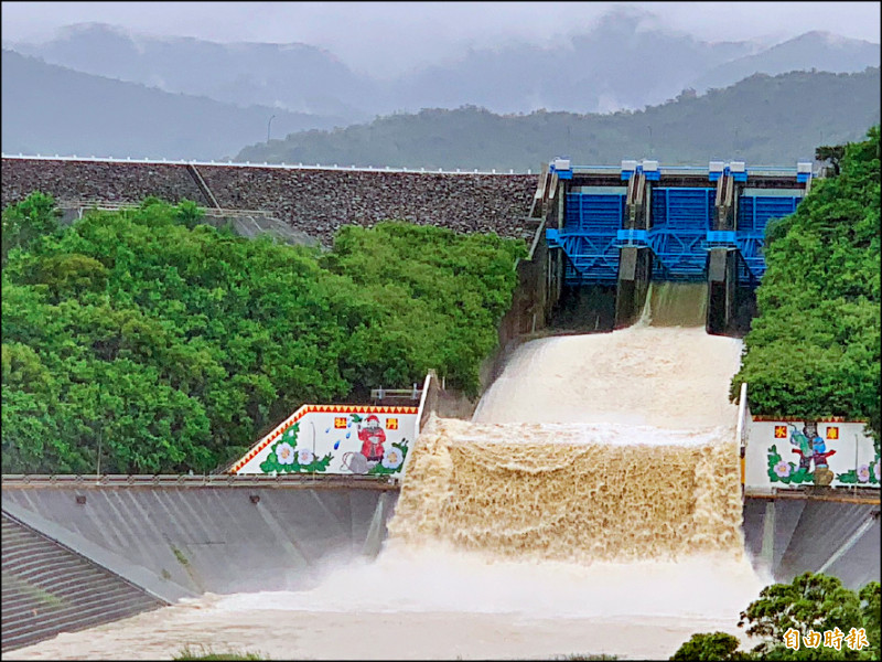 牡丹水庫調節放水。（記者蔡宗憲攝）