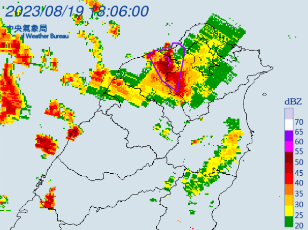 中央氣象局對新北市與桃園市發布大雷雨即時訊息，持續到晚上7點15分止。（擷取自氣象局）