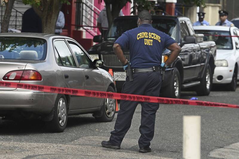 美国宾州费城街头派对遭到枪击，造成1人死亡、8人受伤。费城警察示意图。（美联社）(photo:LTN)