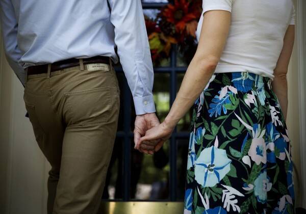 人妻向丈夫提出想要认识新的约会对象要求竟获得同意，丈夫还帮筛选对象。（美联社）(photo:LTN)