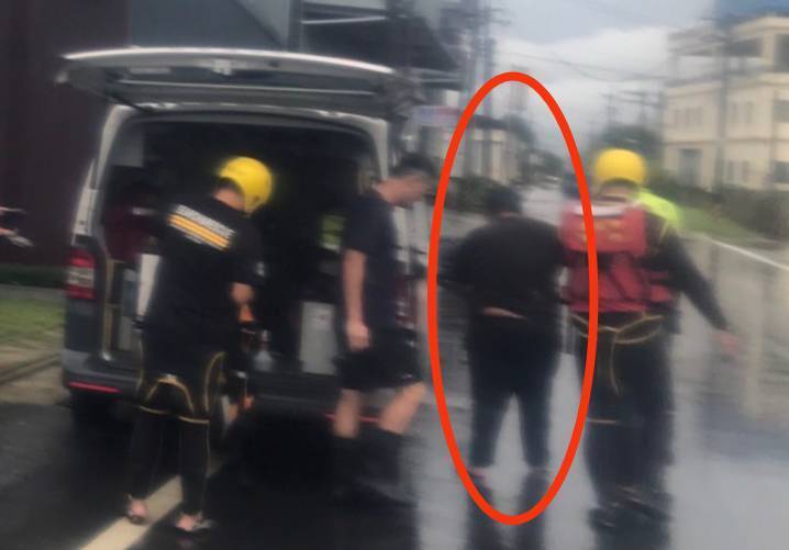 俞男漂流700公尺獲救。(讀者提供) 俞男漂流700公尺獲救。(讀者提供)