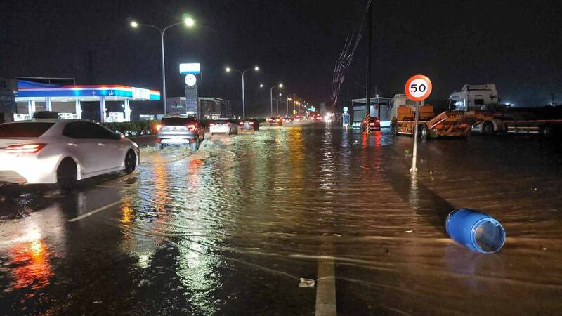 民雄鄉出現積淹水情形。（民眾提供）