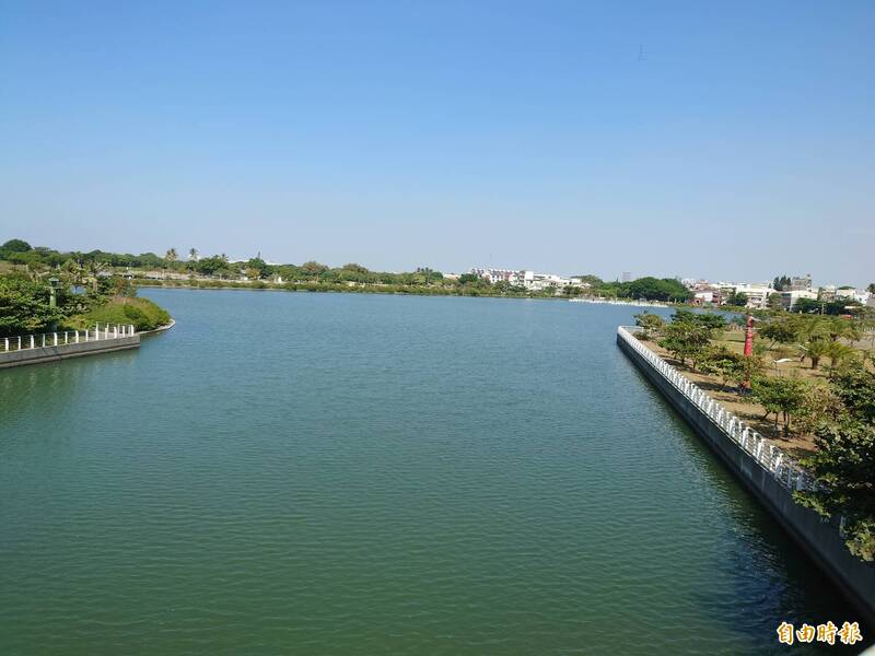 台南住宿旅客可搭福爾摩沙遊艇巡禮台江古航道風情。（記者洪瑞琴攝）