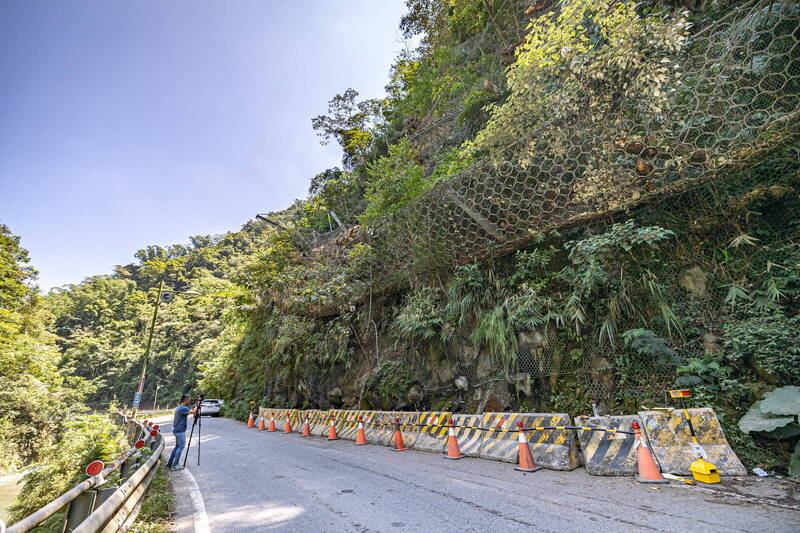 南投縣投131線落石頻繁，預計下週施工交管。（南投縣政府提供）