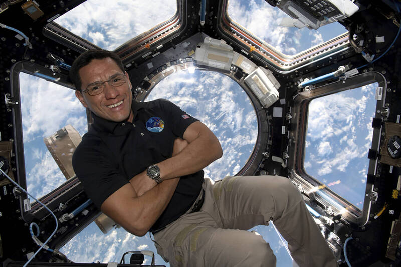 美国太空人卢比欧（见图）近日已在国际太空站（ISS）上待了超过355天，预计将于月底返回地球的他，也打破了美国人在轨道任务中单次停留时间最久的纪录。（美联社）(photo:LTN)