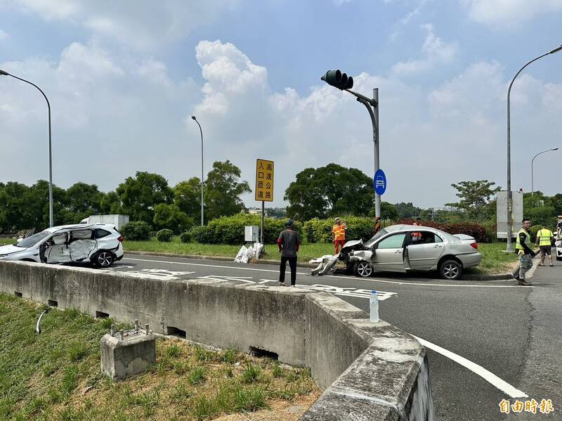 國1嘉義縣水上交流道平面道路南下匝道入口處驚傳死亡車禍。（記者蔡宗勳攝）