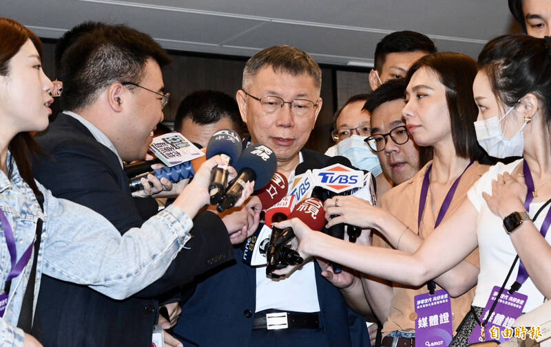柯文哲指出,「2050淨零碳排」是「灰犀牛」,台灣必須面對大國訂出的規則,且相關政策推動應「由內而外、由公而私」。(記者羅沛德攝) 柯文哲指出,「2050淨零碳排」是「灰犀牛」,台灣必須面對大國訂出的規則,且相關政策推動應「由內而外、由公而私」。(記者羅沛德攝)