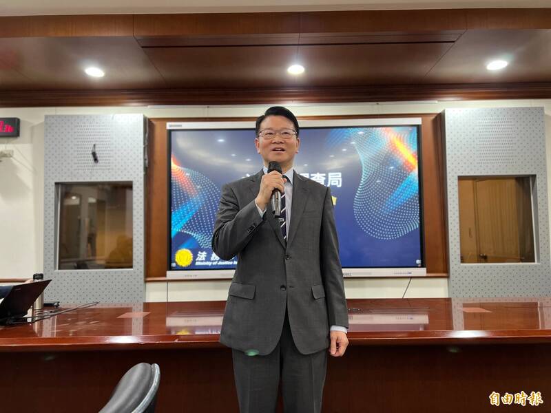 調查局長王俊力表示,針對干預大選的深偽影片,將採「立即澄清」、「迅速下架」、「溯源追查主嫌」方式辦理。(記者錢利忠攝) 調查局長王俊力表示,針對干預大選的深偽影片,將採「立即澄清」、「迅速下架」、「溯源追查主嫌」方式辦理。(記者錢利忠攝)