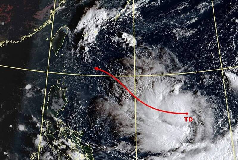 氣象粉專「觀氣象看天氣」指出，菲律賓東方海面的低壓帶經多日的整合，終於發展出一較明顯的旋轉中心並持續爆發出深對流，日本氣象廳並已升格為熱帶性低氣壓。（圖擷自「觀氣象看天氣」臉書粉專）