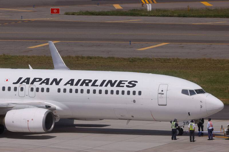 日本航空（JAL）近日推出「雙人床」頭等艙套房。（路透資料照）