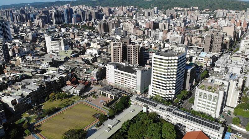 桃市府繼「未來城市空間發展會報」規劃舊城環境改造計畫後，接連推出6項都市更新作為，希望加快桃園、中壢舊城區更新腳步。（桃市府住宅處提供）