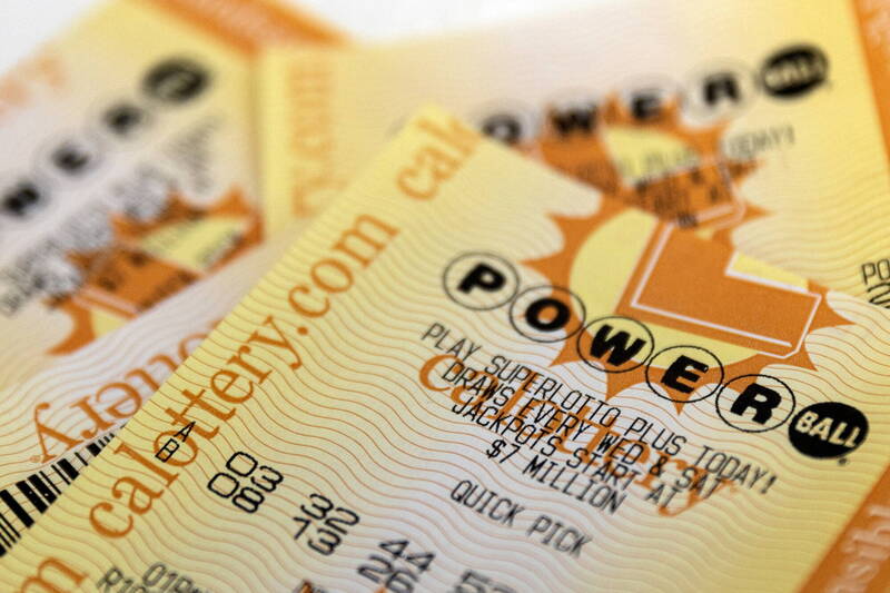 美國樂透威力球（Powerball）頭獎連摃35期，獎金高達17.3億美元（約新台幣555億元），由加州1人獨得。示意圖。（歐新社）