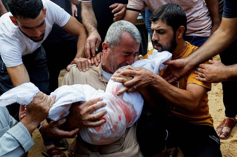 以色列对加萨走廊进行空袭报复，导致当地大量孩童受伤、甚至死亡。（路透）(photo:LTN)