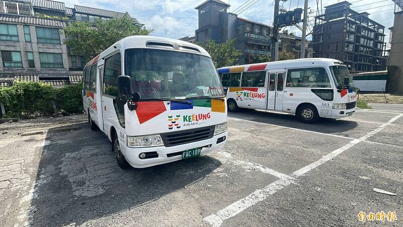 基隆市公車接連出包，議員希望市府加速汰舊換新，保障民眾乘車安全。（記者盧賢秀攝）