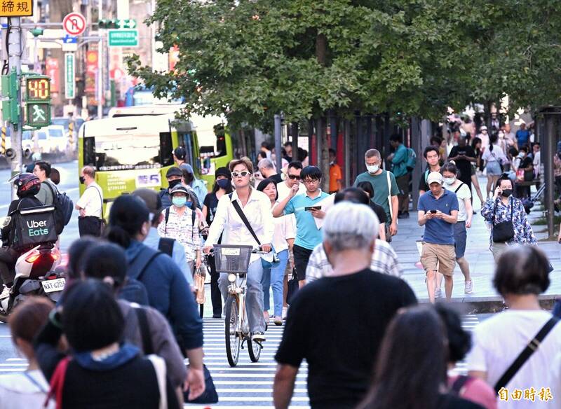 今日北部及東半部高溫為28、29度，中南部可來到31、32度，感受溫暖微熱。（資料照）