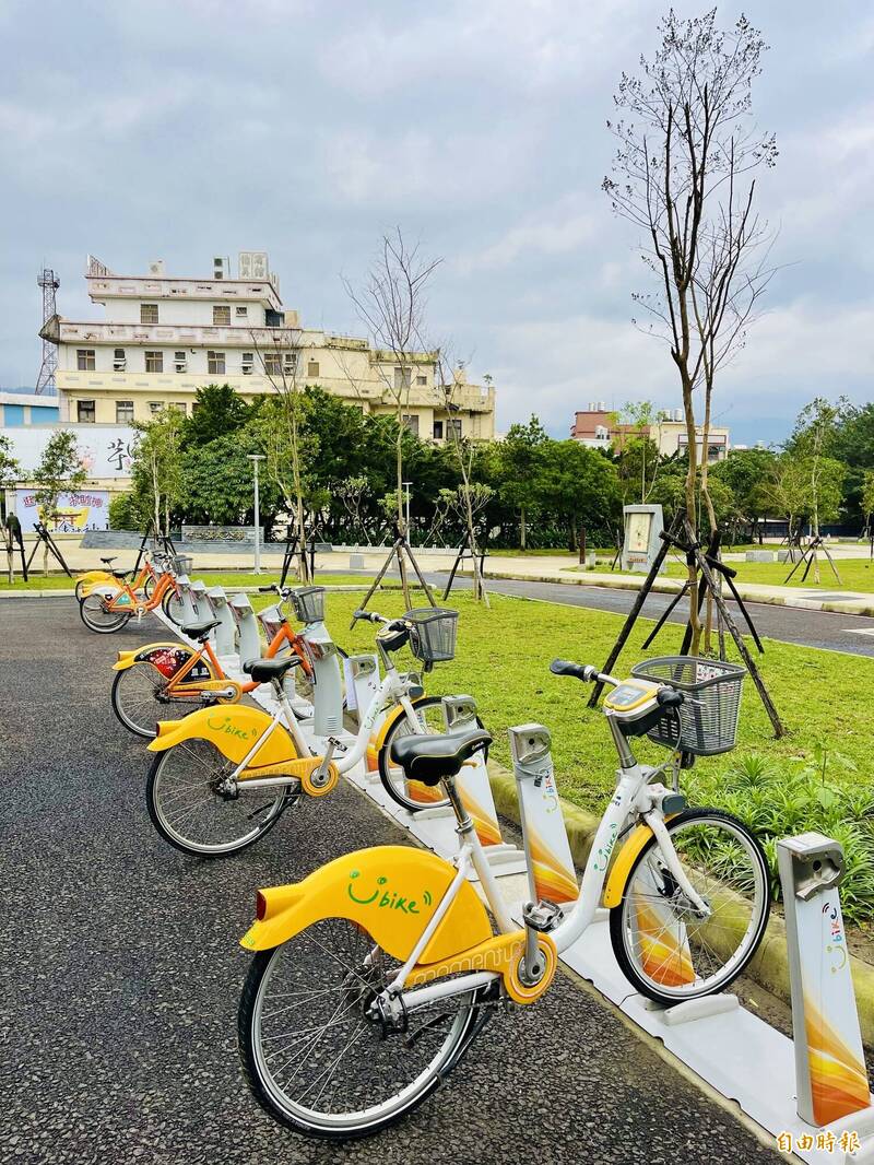 雙北推行公共自行車YouBike多年，緊鄰的基隆市遲未跟進。基隆市政府規劃2024年9月將建置第一批共享公共運具，除了YouBike，還包括電動自行車與電動機車。（記者俞肇福攝）