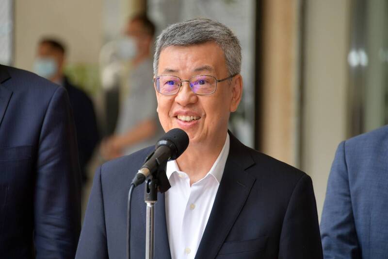 行政院長陳建仁今天上午安排視察社宅包租代管,下午視察中央大學學生宿舍,被問到下午是否宣布住宿生補貼金額?陳建仁表示,會盡快地跟大家報告。 (行政院提供) 行政院長陳建仁今天上午安排視察社宅包租代管,下午視察中央大學學生宿舍,被問到下午是否宣布住宿生補貼金額?陳建仁表示,會盡快地跟大家報告。 (行政院提供)