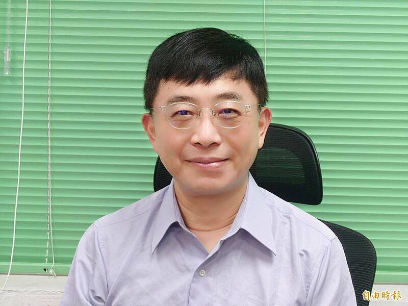 對於「藍白合」僵局，馬英九等人喊「全民調」，李忠憲分析認為，背後有中共下指導棋。（記者洪瑞琴攝）