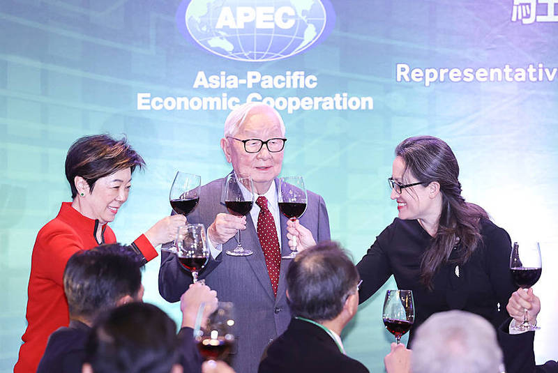 《TAIPEI TIMES》 TSMC founder in US for APEC meet - 焦點 - 自由時報電子報