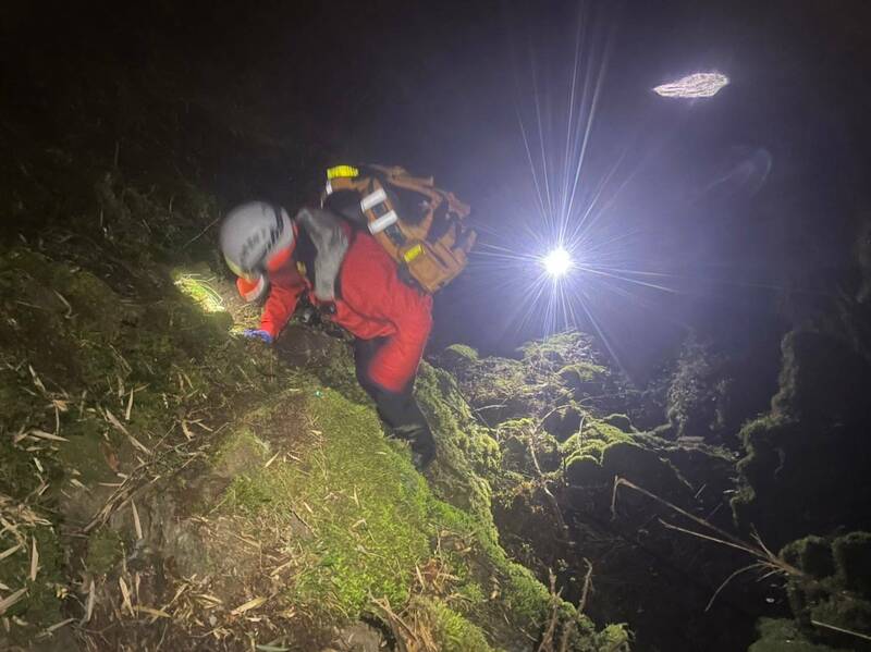 單攻合歡北峰、合歡西峰加沿合歡溪回小風口，救難人員認為難度太大，別輕易嘗試。（南投縣消防局提供）