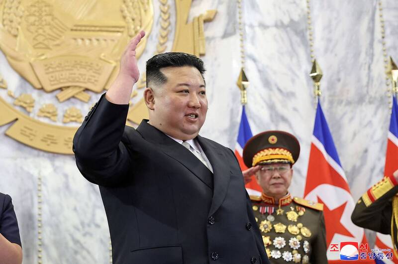 北韓16日威脅要「採取更具攻勢的軍事行動」回應美韓同盟，圖為北韓領導人金正恩。（路透）