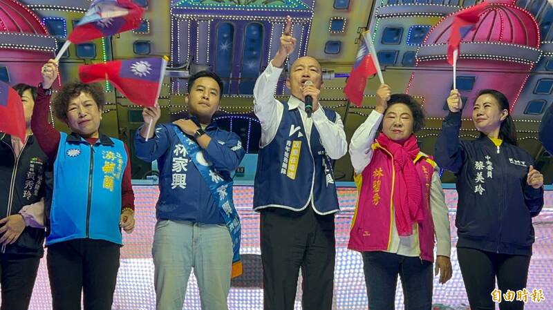 韓國瑜到台中為立委參選人林家興站台，要選民「像爆炸一樣」讓民進黨下台。（記者廖耀東攝）
