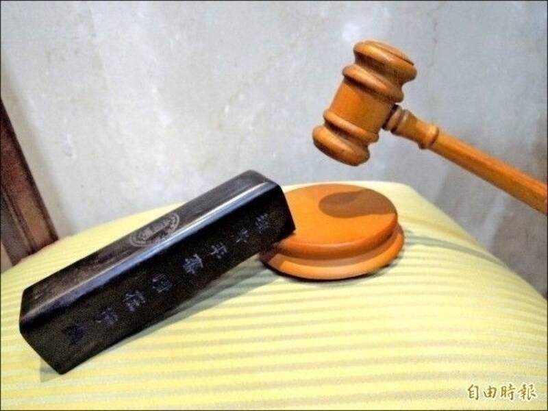 鄰居拔300元盆栽枝葉   他打官司求償11.7萬....結果曝