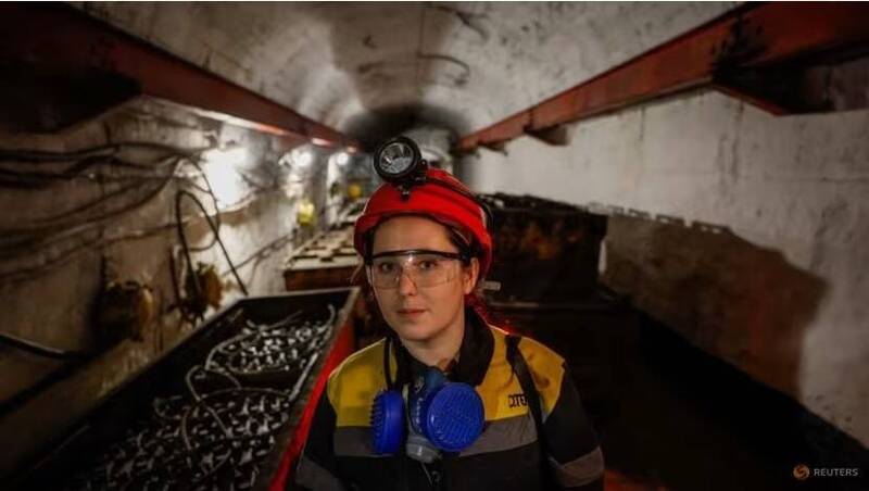 乌克兰开放女性赴矿场工作，数百名女性进矿井支援。（路透）(photo:LTN)