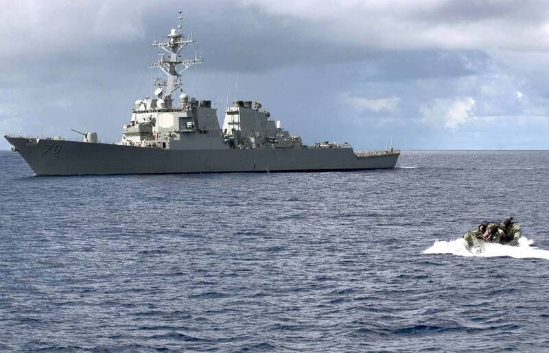 美軍驅逐艦「霍珀號」25日駛入西沙，中共批美是南海風險製造者，美方回應，中國在南海的主張對航行自由構成威脅，圖為「霍珀號」資料照。（路透）