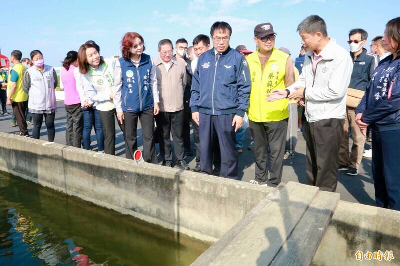 南市農水路改善成果全國第一，台南市長黃偉哲今至北門視察。（記者王涵平攝）