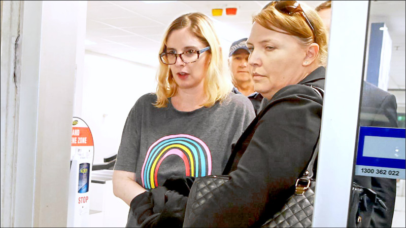 萊斯返抵澳洲時,當地媒體也大幅報導。(記者姚岳宏翻攝) 萊斯返抵澳洲時,當地媒體也大幅報導。(記者姚岳宏翻攝)