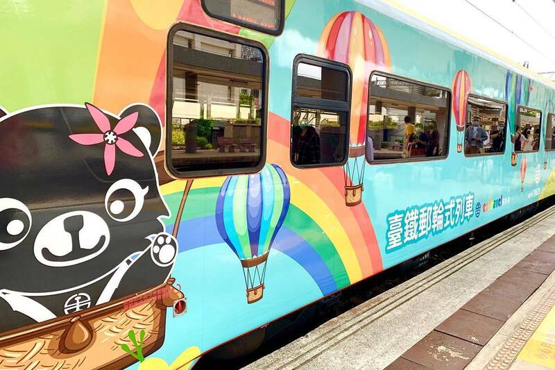 台鐵12月至明年3月推23條郵輪式列車行程，帶遊客跨年、走春、賞花。（圖：台鐵局提供）
