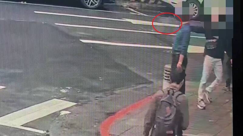 酒醉男上計程車「盧小小」 還拿辣椒水亂噴路人