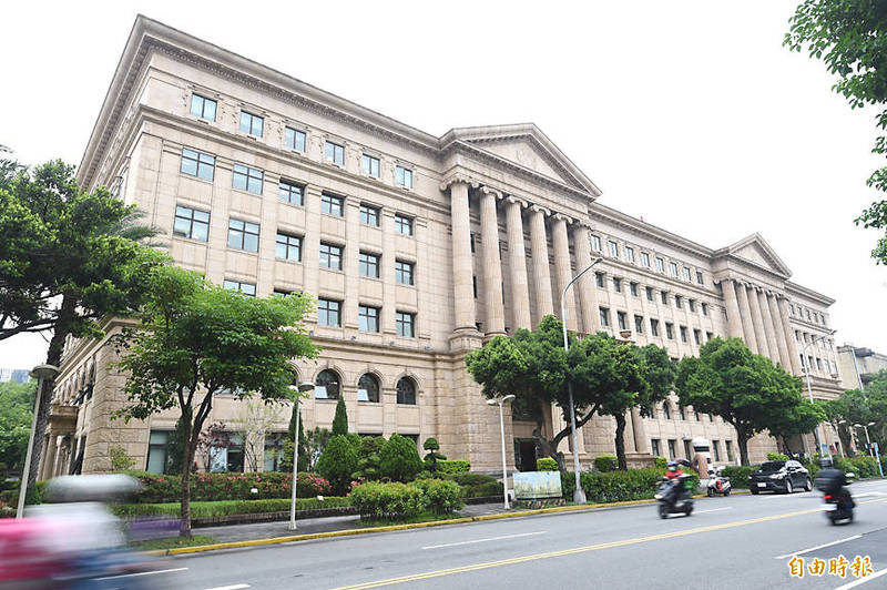 
The building that houses the Supreme Prosecutors’ Office in Taipei is pictured on April 21 last year.
Photo: Tu Chien-jung, Taipei Times