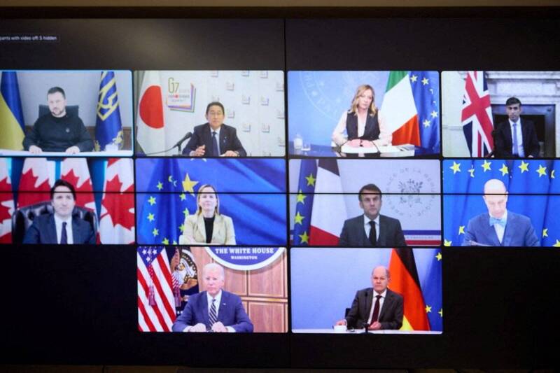 七大工業國集團（G7）領袖今天舉行視訊會議，討論俄烏戰爭、加薩危機等重要議題，也邀請烏克蘭總統澤倫斯基語彙。談到台海議題時，G7領袖重申台海和平穩定的重要。（路透）