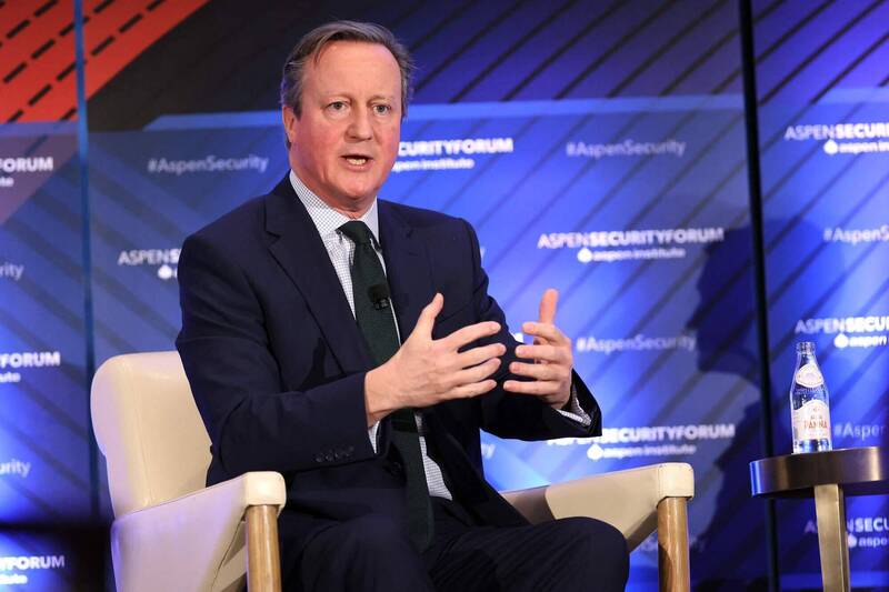 英國外交大臣卡麥隆7日出席華府「阿斯本安全論壇」，強調必須持續支援烏克蘭，遏阻俄羅斯侵略。（法新社）