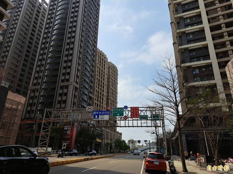 關埔空橋第一期預計施做的路口。(記者洪美秀攝) 關埔空橋第一期預計施做的路口。(記者洪美秀攝)