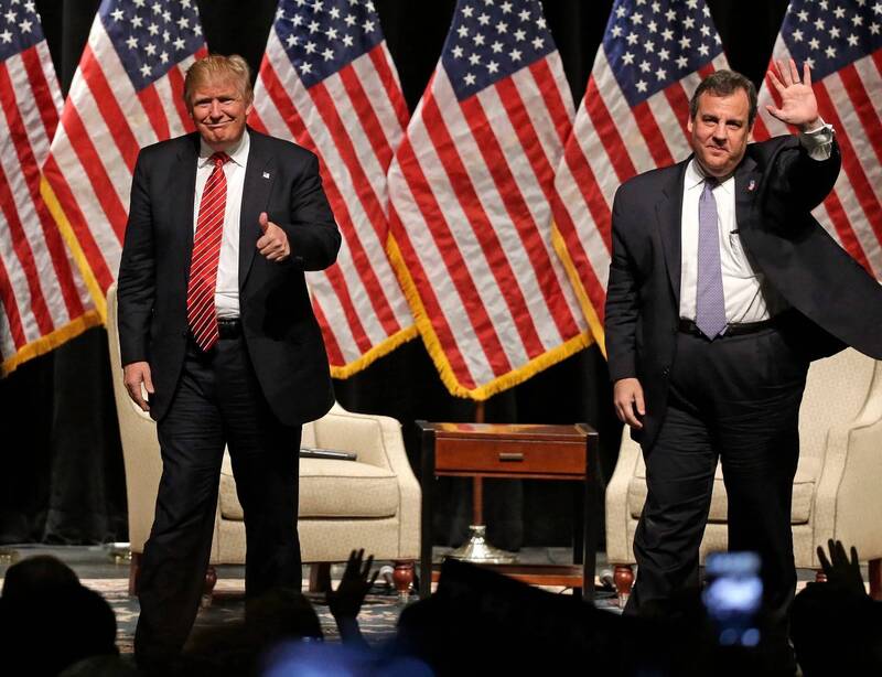 前纽泽西州州长克里斯蒂（右）强调，决定川普（左）是否应该当总统的是选民，而不是一群法官。（美联社档案照）(photo:LTN)