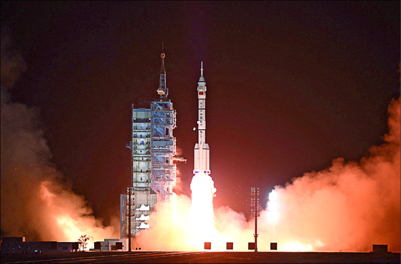 中国十四日声称发射可重复使用的试验太空载具，在酒泉卫星发射中心运用长征二号Ｆ运载火箭升空，后者去年十一月廿九日也协助执行中国载人航天工程第十次载人飞行任务「神舟十五号」。（法新社档案照）(photo:LTN)