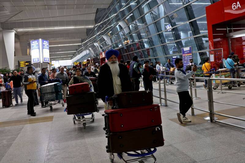 一名赖姓台湾人因持有超过60张印度手机SIM卡，而在德里国际机场被逮捕。示意图。（路透档案照）(photo:LTN)