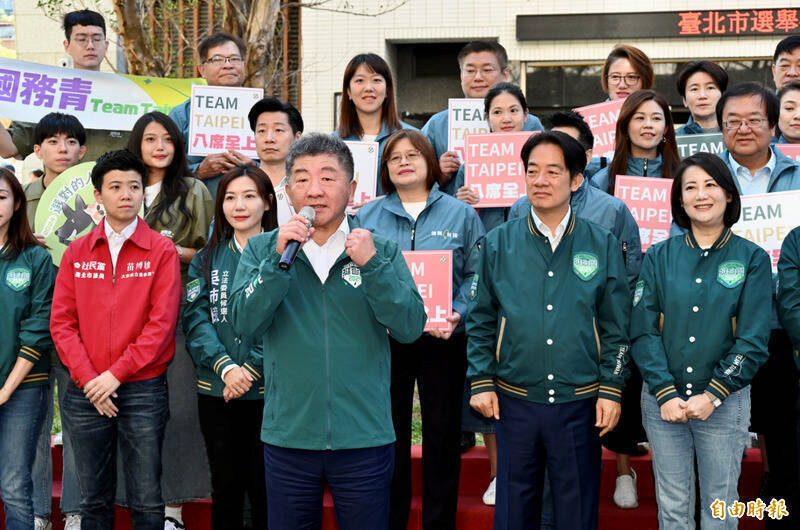 電視政見發表會即將在1月4日舉辦。圖為民進黨台北市8位立委參選人前往台北市選委會登記參選。(資料照) 電視政見發表會即將在1月4日舉辦。圖為民進黨台北市8位立委參選人前往台北市選委會登記參選。(資料照)