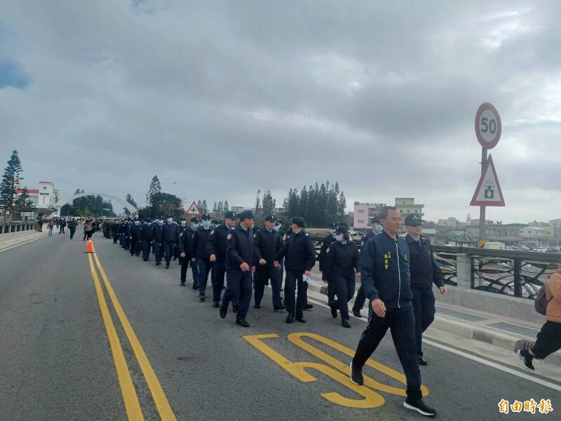 跨海大橋行軍是許多澎湖老兵服役時的共同回憶。（記者劉禹慶攝）