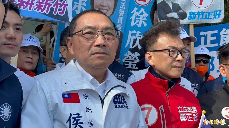 國民黨總統候選人侯友宜今天在新竹縣針對當年的「卡管」案受訪時砲轟「賴清德又在騙了！」（記者黃美珠攝）