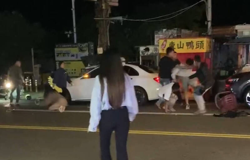 墾丁大亂鬥追車釀一死,酒駕男子十萬交保候傳。(警方提供) 墾丁大亂鬥追車釀一死,酒駕男子十萬交保候傳。(警方提供)