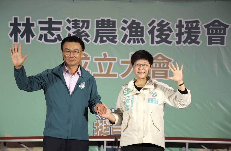 農漁業界挺民進黨新竹市立委候選人林志潔，前農業部長陳吉仲稱民進黨最照顧農漁民，三保一金政策顧農漁民。（林志潔團隊提供）