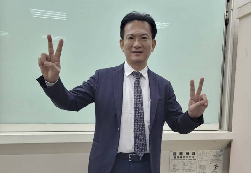 今日南市區域立法委員候選人公辦電視政見發表會，第4選區林俊憲出席參加。（南市選委會提供）