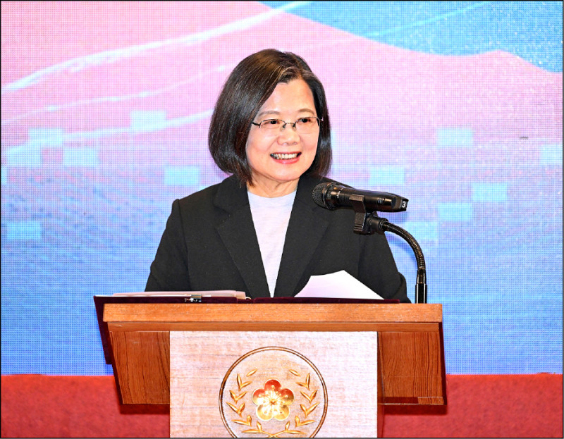 蔡英文總統元旦首度提出:「九二共識」、「一中原則」、「一國兩制」,就是三位一體的中共併吞臺灣方案。這個講法既是回應中國習近平,也是在對台灣國內進行定調與釐清。(資料照) 蔡英文總統元旦首度提出:「九二共識」、「一中原則」、「一國兩制」,就是三位一體的中共併吞臺灣方案。這個講法既是回應中國習近平,也是在對台灣國內進行定調與釐清。(資料照)