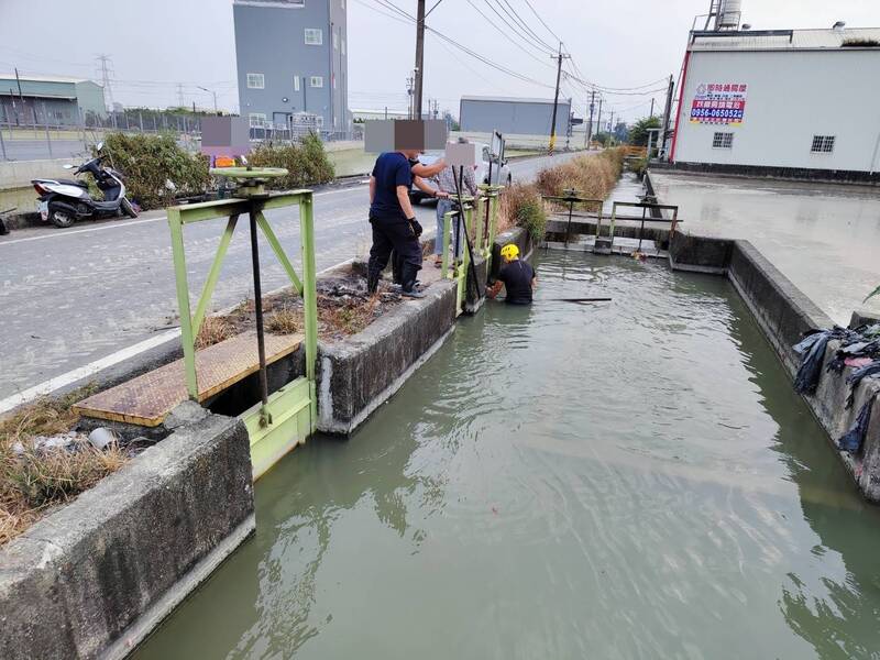 簡男巡田水，被發現陳屍水田旁圳溝。（民眾提供）